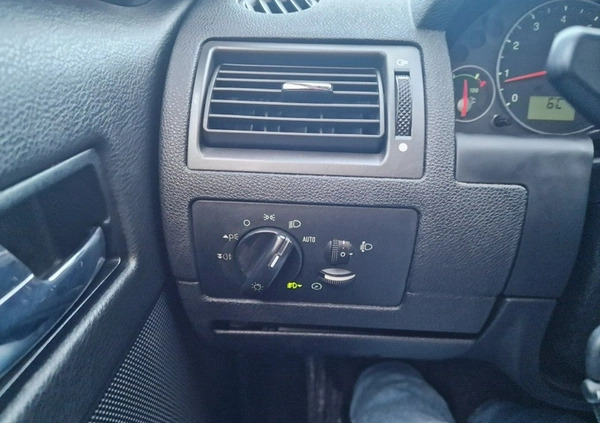 Ford Mondeo cena 8490 przebieg: 243761, rok produkcji 2006 z Zdzieszowice małe 326